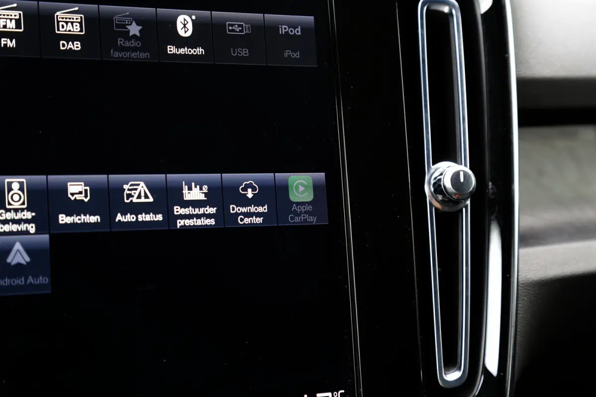 1.5 T4 Plug-in hybrid Plus Dark*Perfect Onderh.*Half Leder R-Design stoelen/Stoelverw./Stuurverw./Camera/H&K/DAB/LED/Apple Carplay-Android/Keyless Entry+Go/Parkeersens.V+A/18 inch LM*