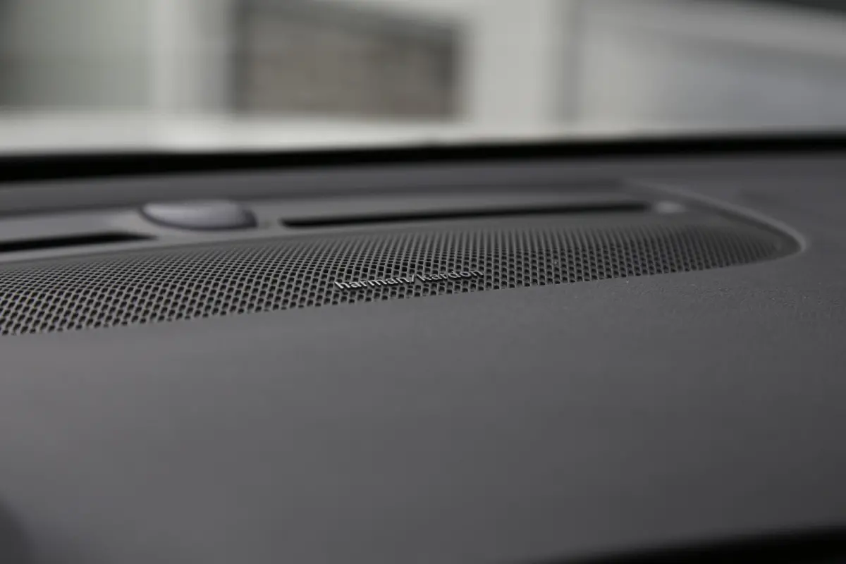 1.5 T4 Plug-in hybrid Plus Dark*Perfect Onderh.*Half Leder R-Design stoelen/Stoelverw./Stuurverw./Camera/H&K/DAB/LED/Apple Carplay-Android/Keyless Entry+Go/Parkeersens.V+A/18 inch LM*