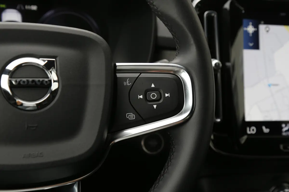 1.5 T4 Plug-in hybrid Plus Dark*Perfect Onderh.*Half Leder R-Design stoelen/Stoelverw./Stuurverw./Camera/H&K/DAB/LED/Apple Carplay-Android/Keyless Entry+Go/Parkeersens.V+A/18 inch LM*