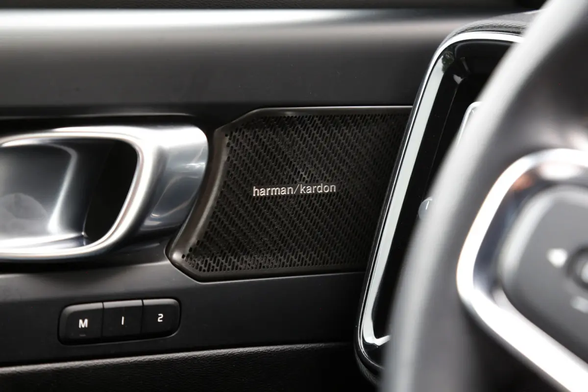 1.5 T4 Plug-in hybrid Plus Dark*Perfect Onderh.*Half Leder R-Design stoelen/Stoelverw./Stuurverw./Camera/H&K/DAB/LED/Apple Carplay-Android/Keyless Entry+Go/Parkeersens.V+A/18 inch LM*