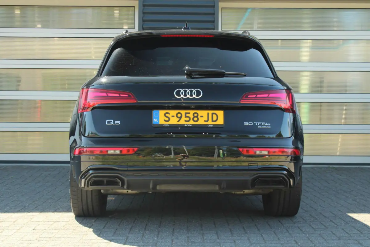 50 TFSIe 299pk quattro S edition | Panoramadak | Trekhaak | Luchtvering | Matrix LED