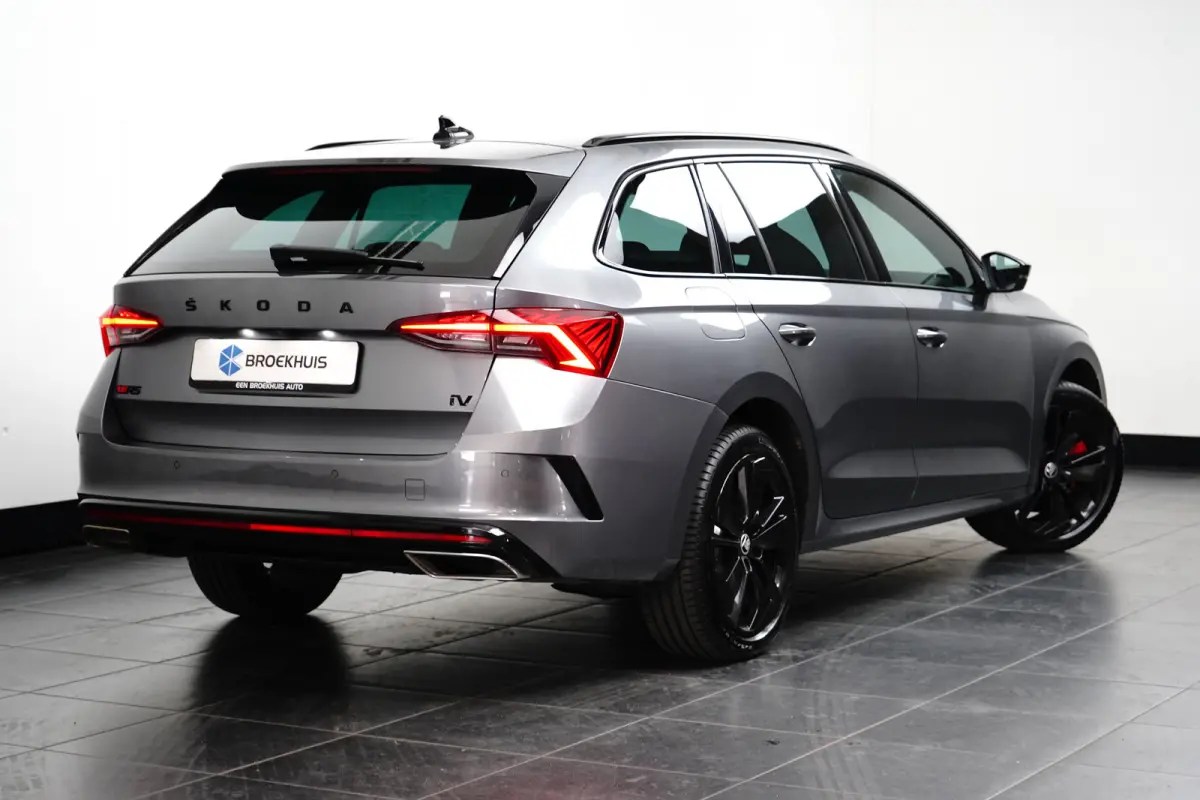 1.4 TSI iV RS PHEV 245PK DSG | TREKHAAK | CAMERA | STOELVERW. | NAVIGATIE | APP. CONNECT | 18 INCH | ADAPT. CRUISE | DAB+ | FULL LED | CLIMATE CONTROL