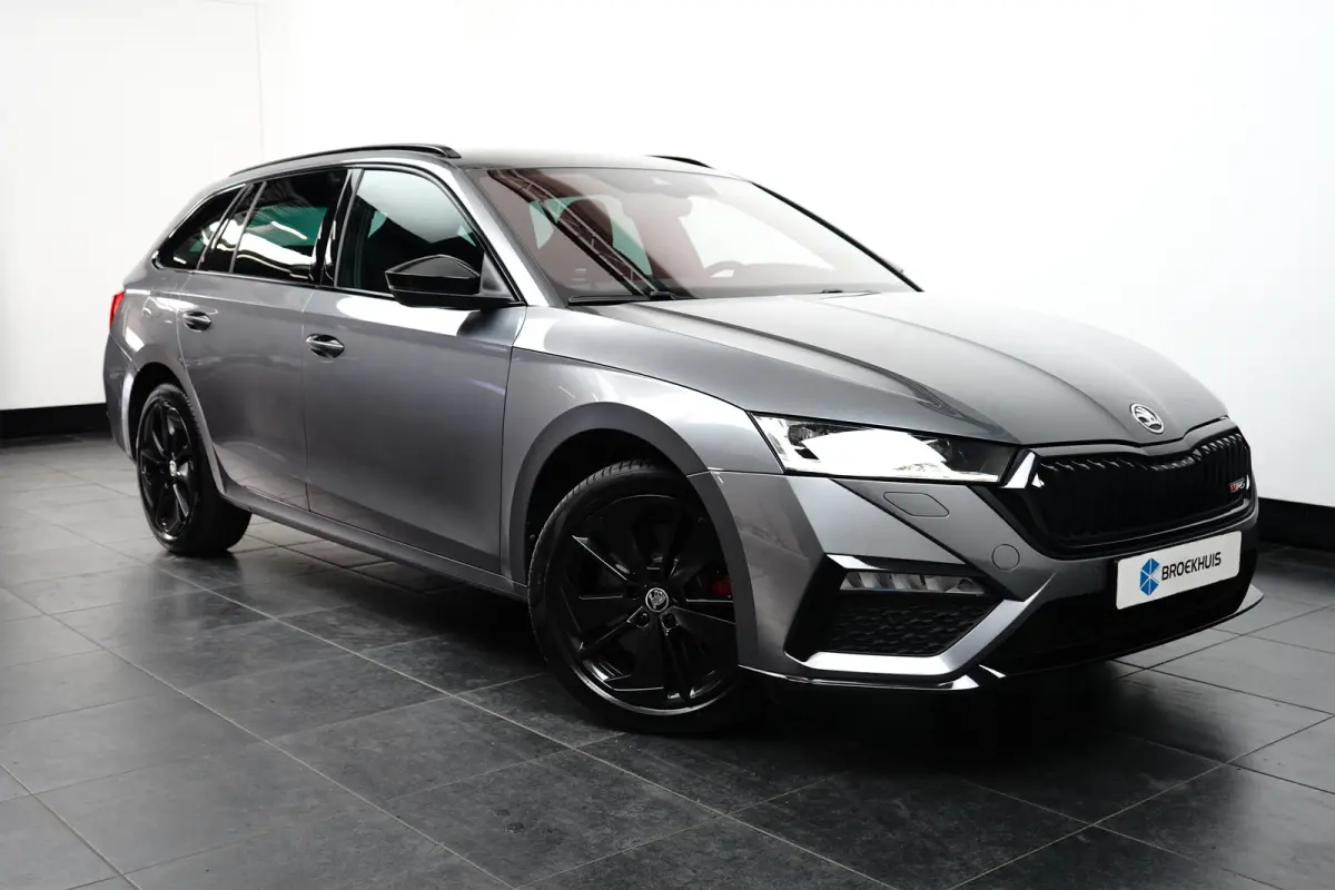1.4 TSI iV RS PHEV 245PK DSG | TREKHAAK | CAMERA | STOELVERW. | NAVIGATIE | APP. CONNECT | 18 INCH | ADAPT. CRUISE | DAB+ | FULL LED | CLIMATE CONTROL