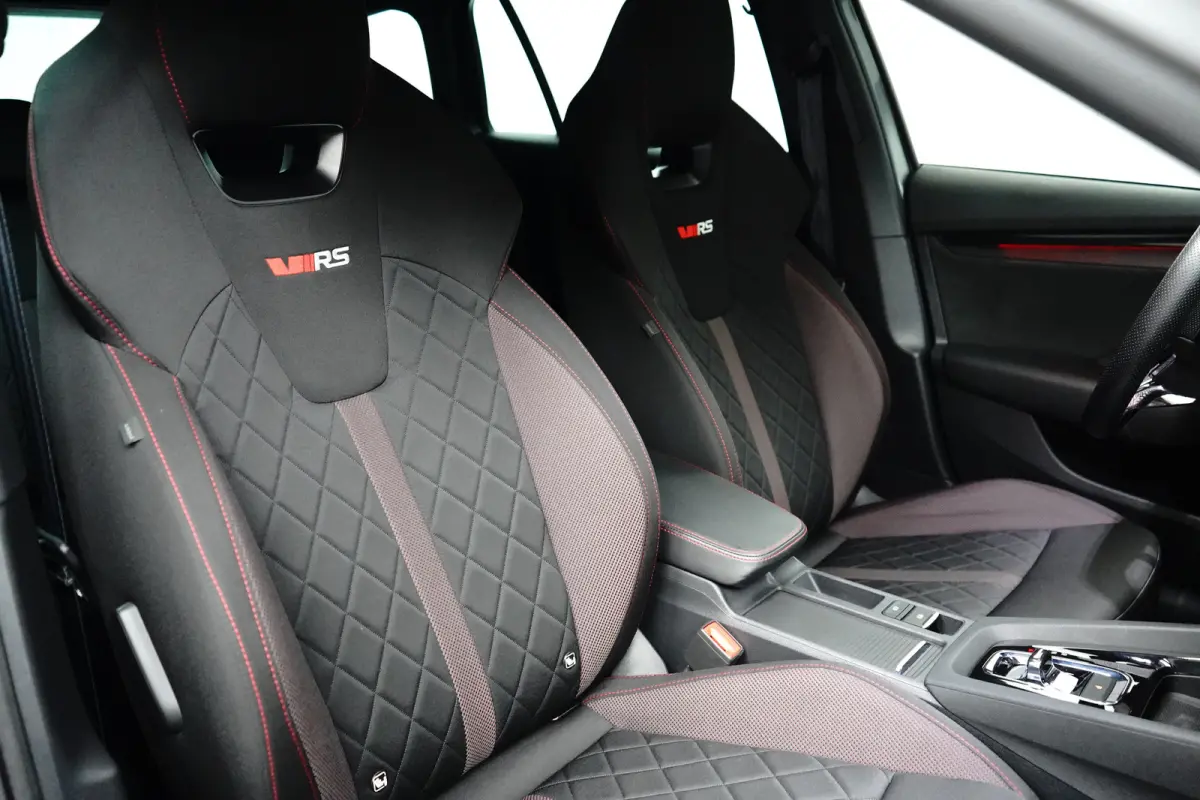 1.4 TSI iV RS PHEV 245PK DSG | TREKHAAK | CAMERA | STOELVERW. | NAVIGATIE | APP. CONNECT | 18 INCH | ADAPT. CRUISE | DAB+ | FULL LED | CLIMATE CONTROL