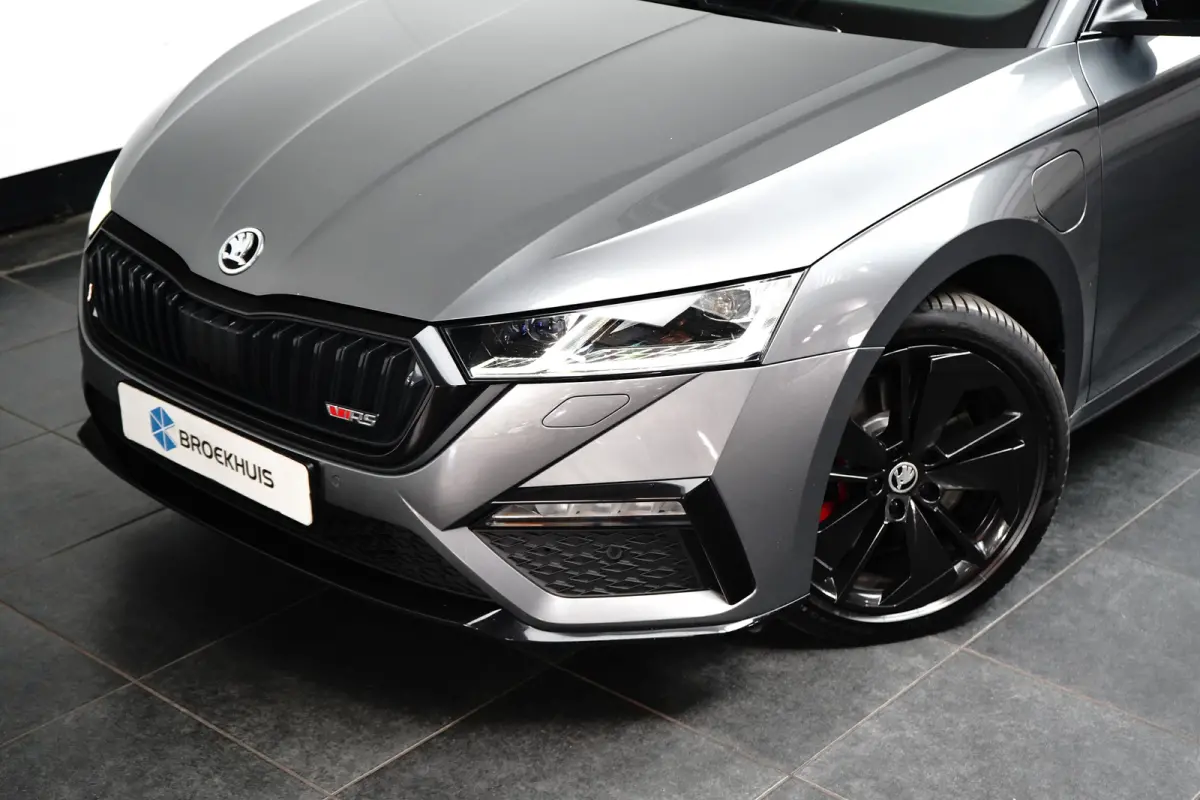 1.4 TSI iV RS PHEV 245PK DSG | TREKHAAK | CAMERA | STOELVERW. | NAVIGATIE | APP. CONNECT | 18 INCH | ADAPT. CRUISE | DAB+ | FULL LED | CLIMATE CONTROL