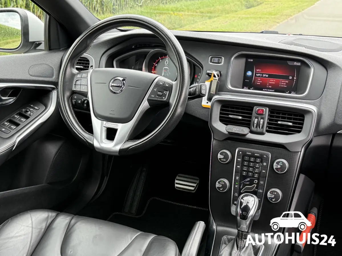 1.5 T3 Polar+ Sport Panoramadak|Harman Kardon|LED|Keyless|NL-AUTO