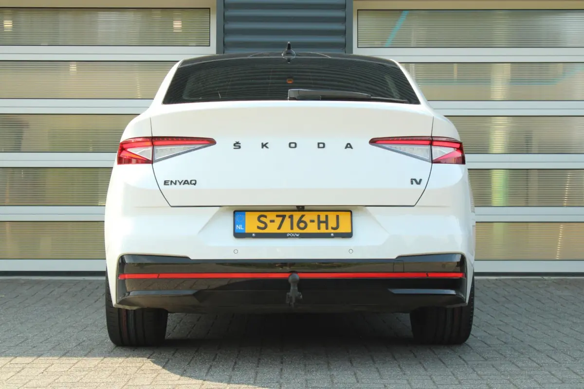 RS 80 300pk | SoH 92% | Trekhaak | Panoramadak | Stoel/Stuurverwarming | Adaptieve Cruise | Voorstoelen Elekt. | Canton Audio