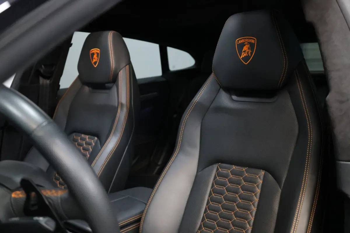 4.0 V8 NOVITEC 750+PK FULL CARBON/3D B&O/PANO/ACHTERAS.B/LEDER+MASSAGE/23" LMV/360 CAM/ACC/ECC/12 MND GARANTIE!