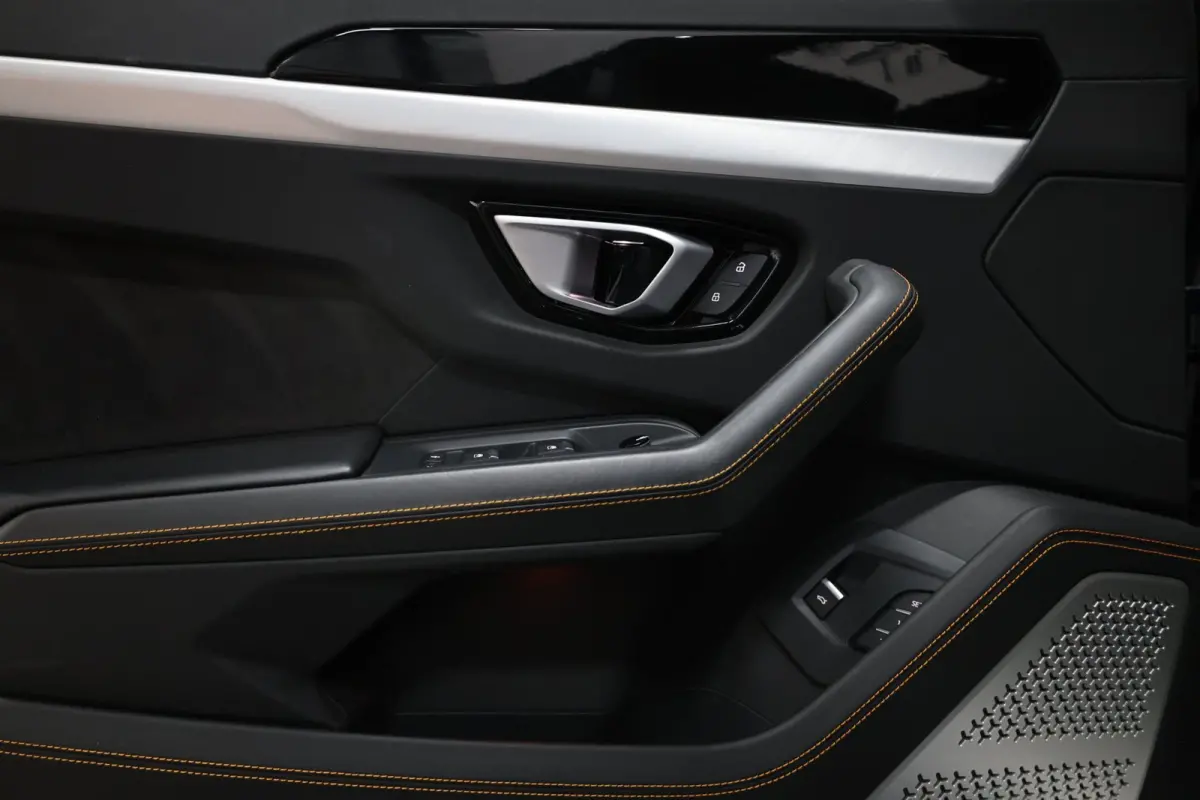4.0 V8 NOVITEC 750+PK FULL CARBON/3D B&O/PANO/ACHTERAS.B/LEDER+MASSAGE/23" LMV/360 CAM/ACC/ECC/12 MND GARANTIE!