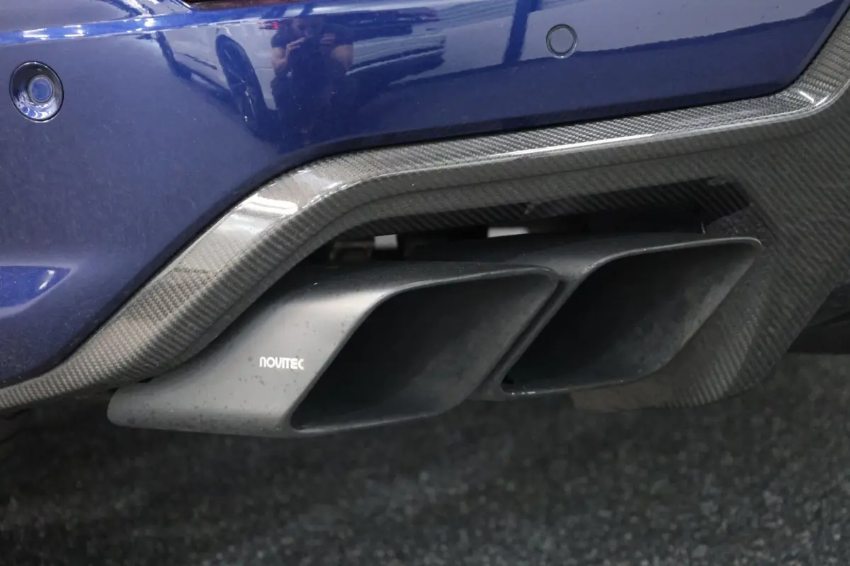 4.0 V8 NOVITEC 750+PK FULL CARBON/3D B&O/PANO/ACHTERAS.B/LEDER+MASSAGE/23" LMV/360 CAM/ACC/ECC/12 MND GARANTIE!