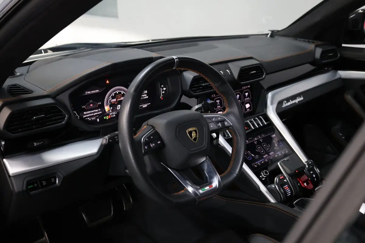 4.0 V8 NOVITEC 750+PK FULL CARBON/3D B&O/PANO/ACHTERAS.B/LEDER+MASSAGE/23" LMV/360 CAM/ACC/ECC/12 MND GARANTIE!