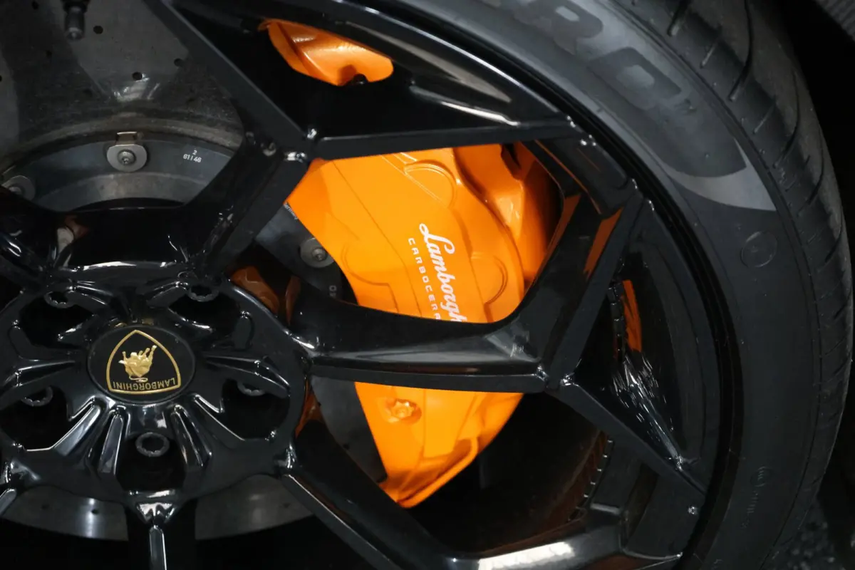 4.0 V8 NOVITEC 750+PK FULL CARBON/3D B&O/PANO/ACHTERAS.B/LEDER+MASSAGE/23" LMV/360 CAM/ACC/ECC/12 MND GARANTIE!