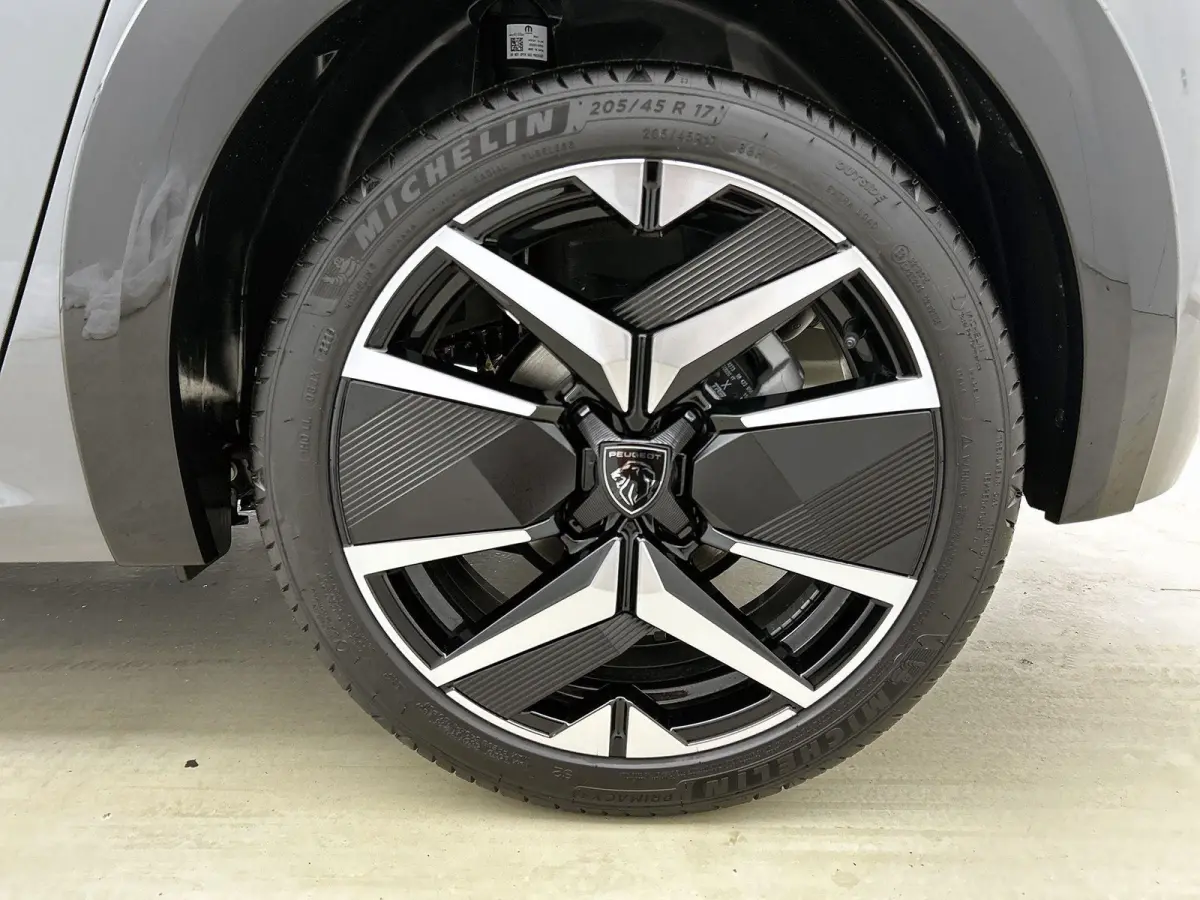 1.2 Hybrid 145 e-DCS6 GT | Automaat | tot 8 jaar garantie | GT | LED | Sportstoelen | Camera | Lichtmetalen velgen | Parkeersensoren | Elektrisch bedienbare stoelen | Massage | Stoelverwarmi