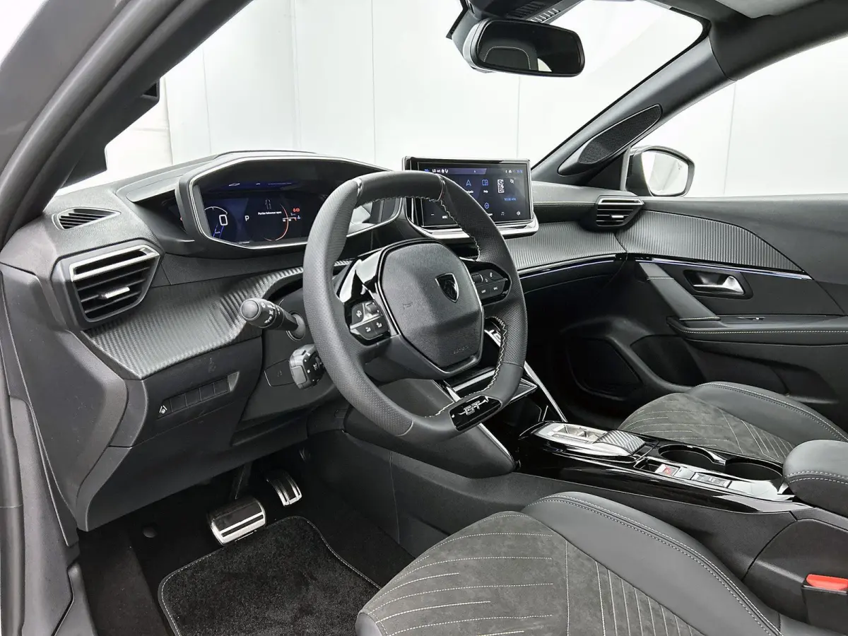 1.2 Hybrid 145 e-DCS6 GT | Automaat | tot 8 jaar garantie | GT | LED | Sportstoelen | Camera | Lichtmetalen velgen | Parkeersensoren | Elektrisch bedienbare stoelen | Massage | Stoelverwarmi