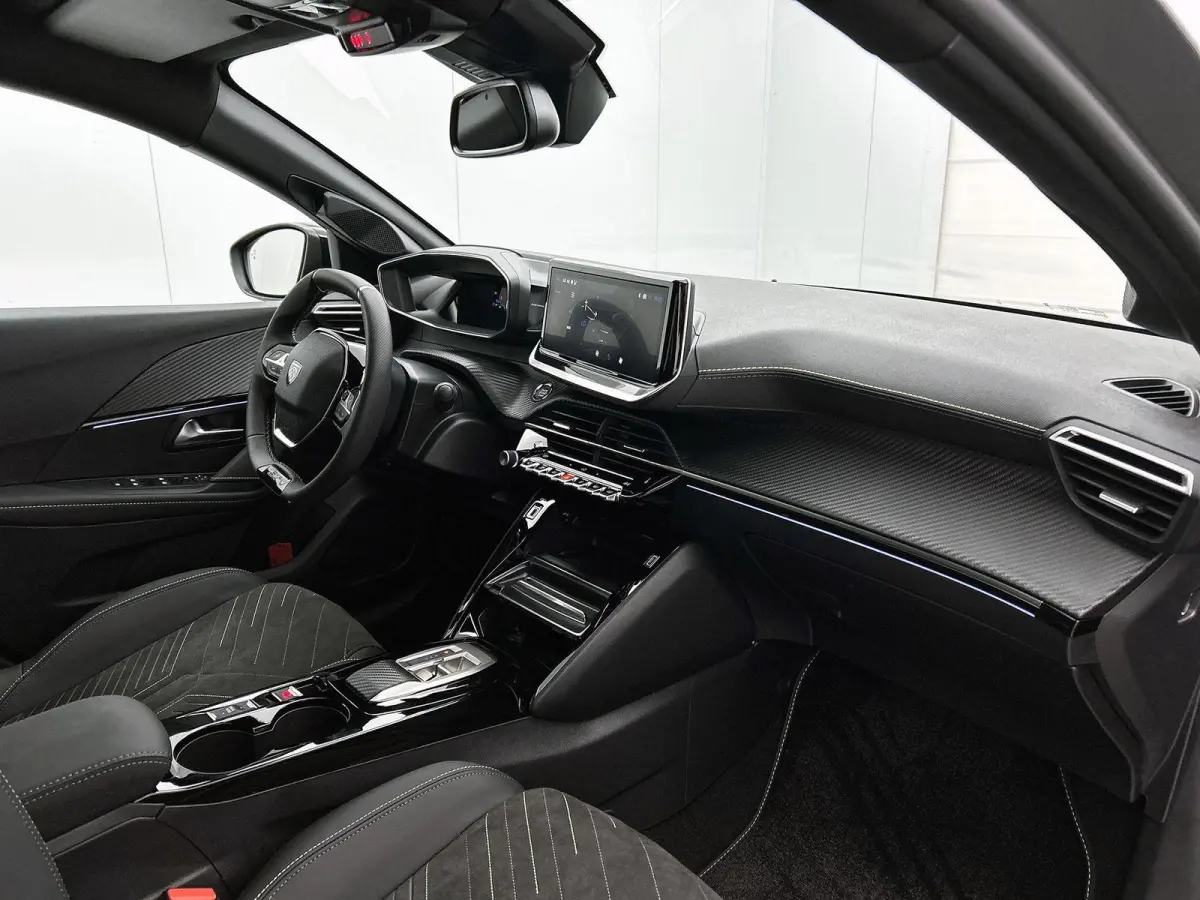 1.2 Hybrid 145 e-DCS6 GT | Automaat | tot 8 jaar garantie | GT | LED | Sportstoelen | Camera | Lichtmetalen velgen | Parkeersensoren | Elektrisch bedienbare stoelen | Massage | Stoelverwarmi