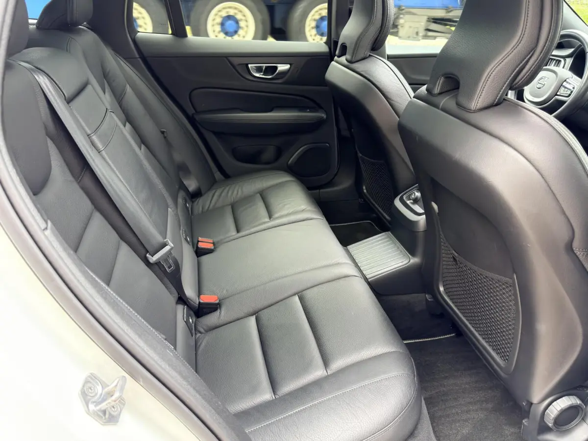 2.0 T6 Twin Engine AWD R-Design Panodak|HUD|ACC|Memory|Keyless|