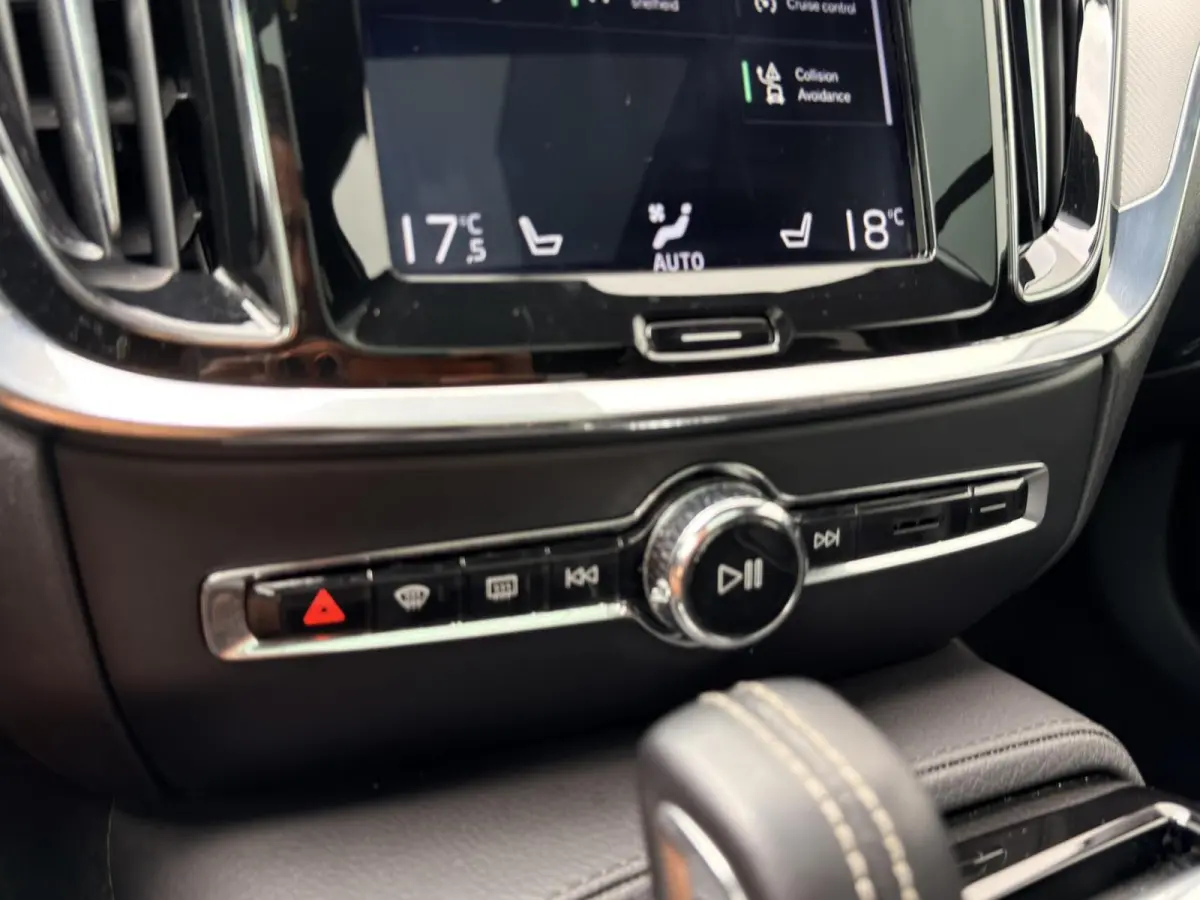 2.0 T6 Twin Engine AWD R-Design Panodak|HUD|ACC|Memory|Keyless|