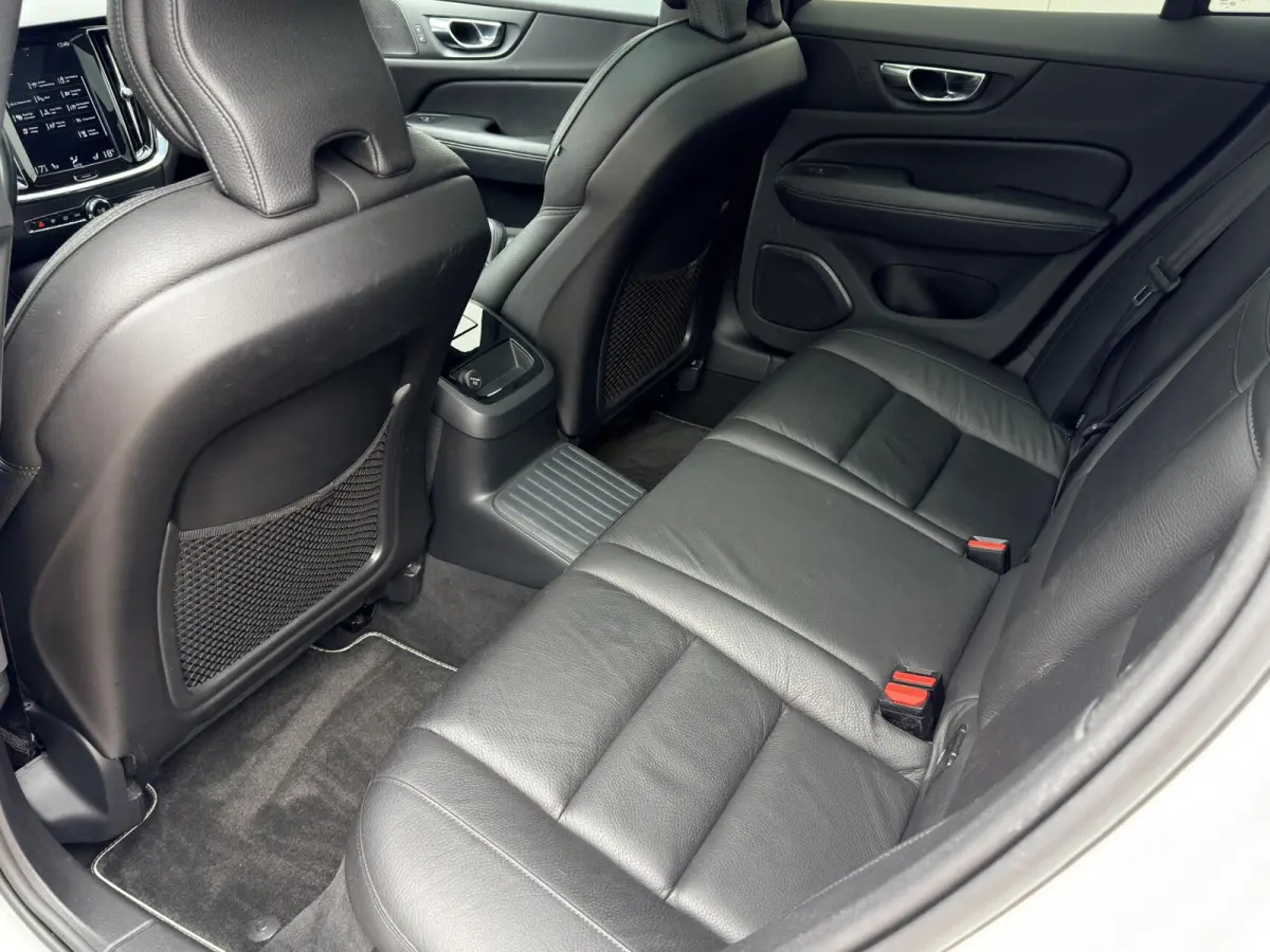 2.0 T6 Twin Engine AWD R-Design Panodak|HUD|ACC|Memory|Keyless|
