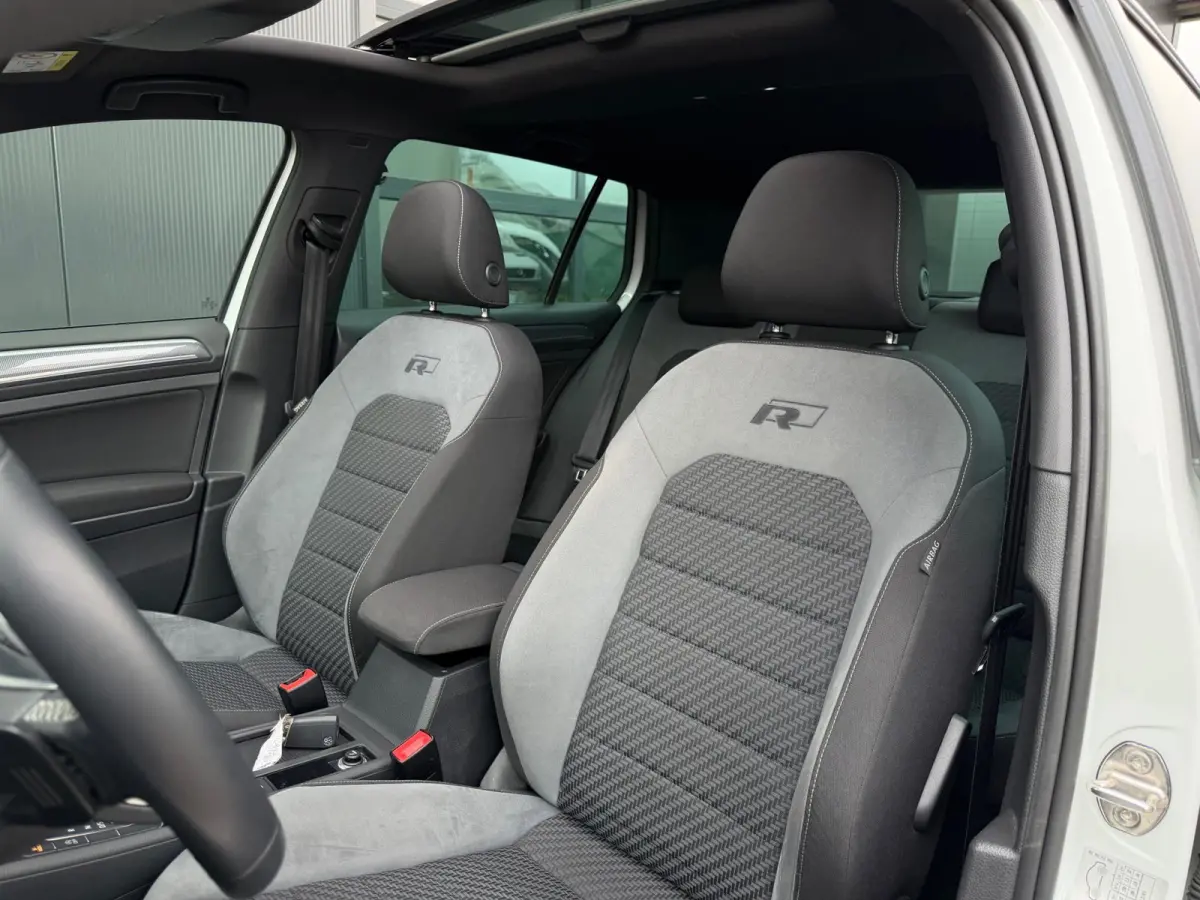 1.5 TSI Highline R-Line 150pk Pano/Virtual/Keyless/Nieuwstaat
