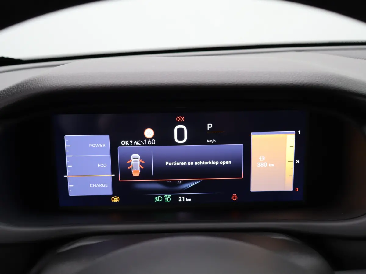 1.2 e-Hybrid Black Edition 8 Jaar Garantie | Camera | Adaptieve Cruise Control | Parkeersenoren | Draadloze Carplay | LED verlichting