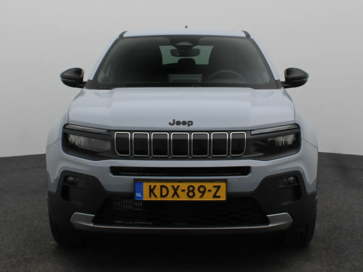1.2 e-Hybrid Black Edition 8 Jaar Garantie | Camera | Adaptieve Cruise Control | Parkeersenoren | Draadloze Carplay | LED verlichting