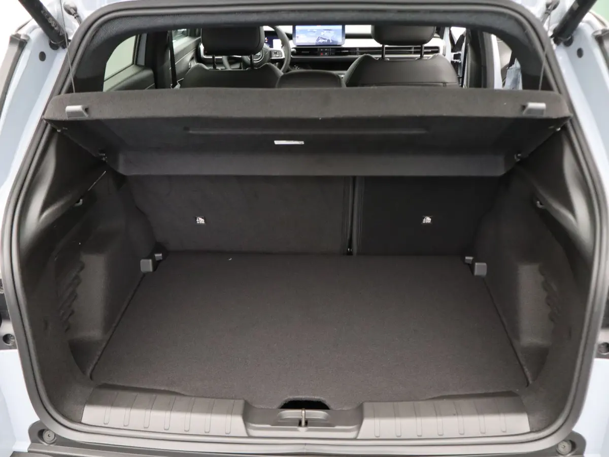 1.2 e-Hybrid Black Edition 8 Jaar Garantie | Camera | Adaptieve Cruise Control | Parkeersenoren | Draadloze Carplay | LED verlichting