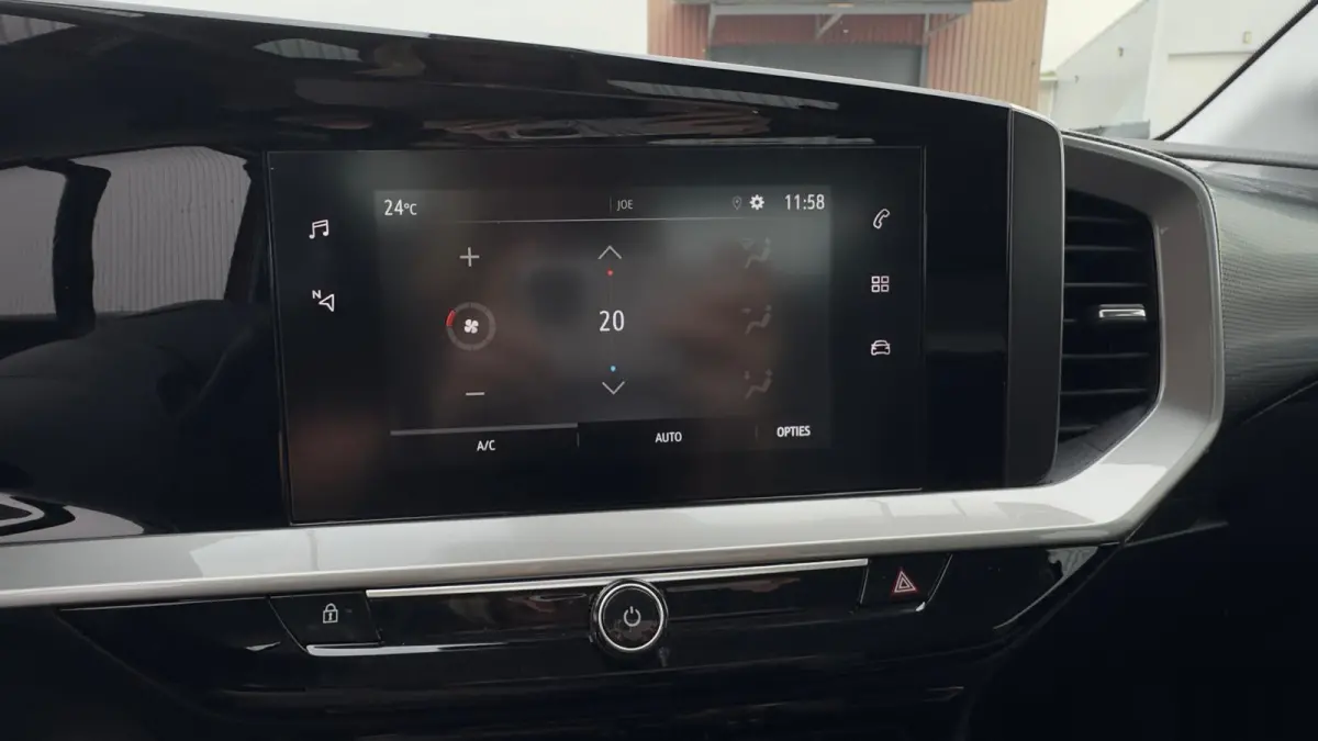 Level 3 50 kWh | 1e Eigenaar | Origineel Nederlands | Trekhaak | Dodehoek detectie | 100% SOH | Apple Carplay / Android Auto |