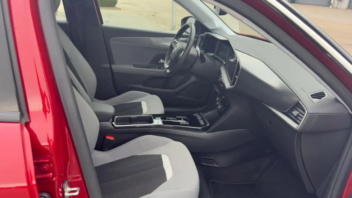 Level 3 50 kWh | 1e Eigenaar | Origineel Nederlands | Trekhaak | Dodehoek detectie | 100% SOH | Apple Carplay / Android Auto |