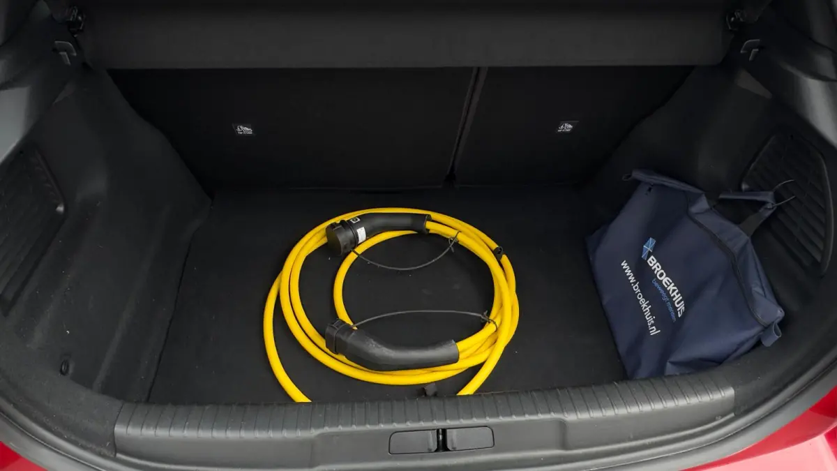 Level 3 50 kWh | 1e Eigenaar | Origineel Nederlands | Trekhaak | Dodehoek detectie | 100% SOH | Apple Carplay / Android Auto |