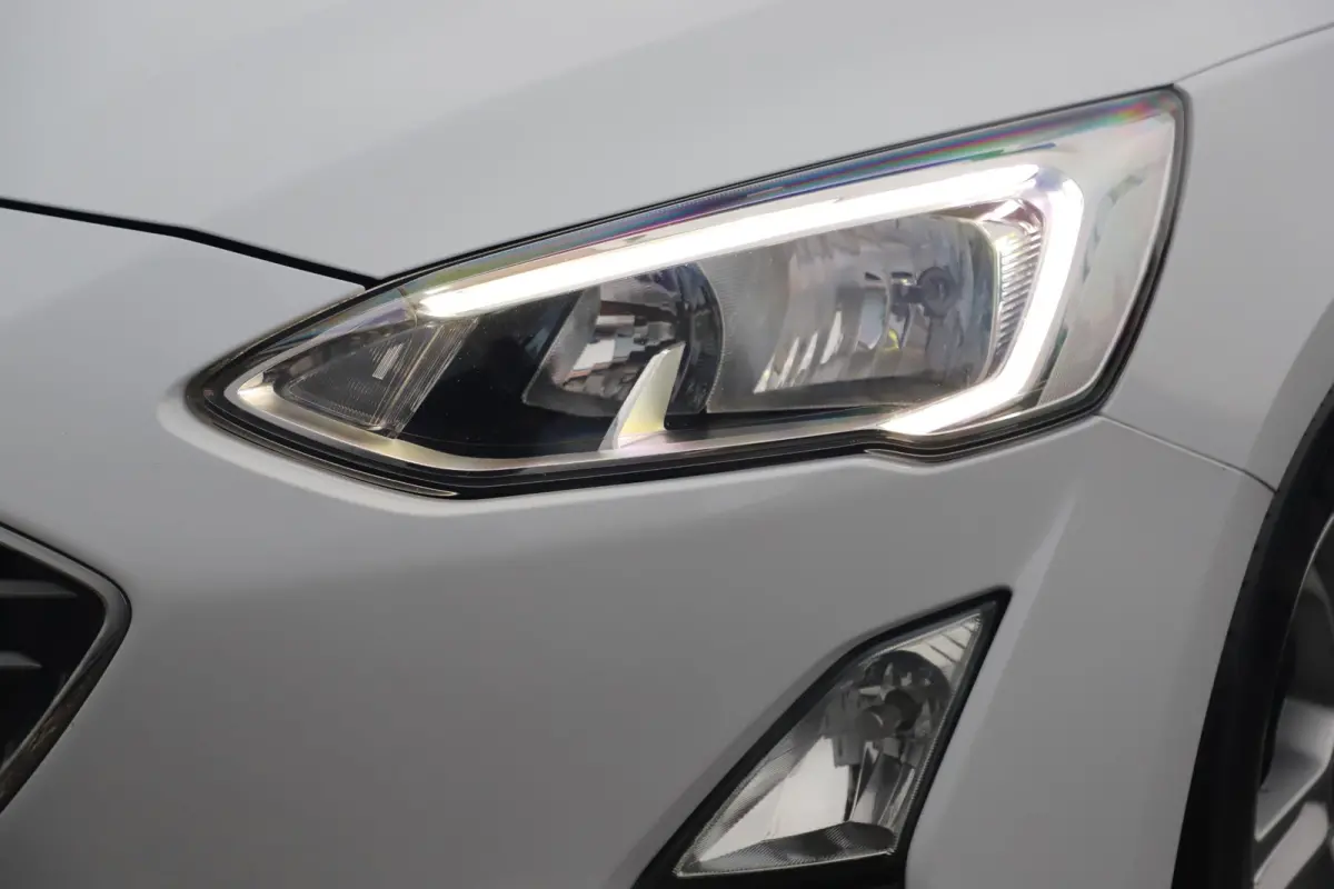 1.0 EcoBoost Trend Edition Business Navigatie Clima Cruise 16 inch LMV Parkeersensors Lane Assist Keyless
