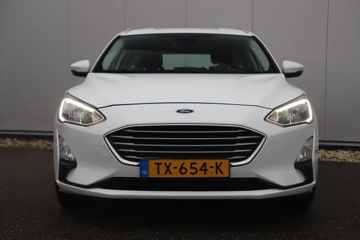 1.0 EcoBoost Trend Edition Business Navigatie Clima Cruise 16 inch LMV Parkeersensors Lane Assist Keyless