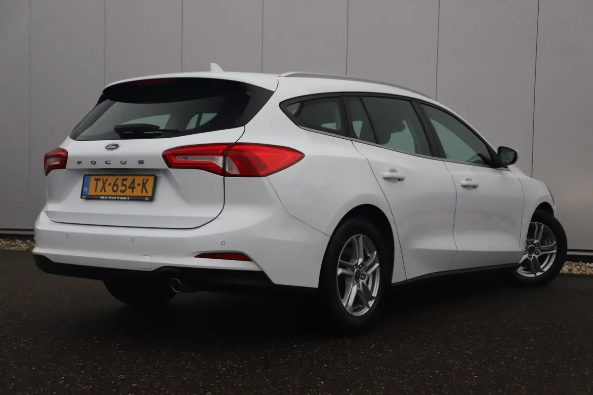 1.0 EcoBoost Trend Edition Business Navigatie Clima Cruise 16 inch LMV Parkeersensors Lane Assist Keyless