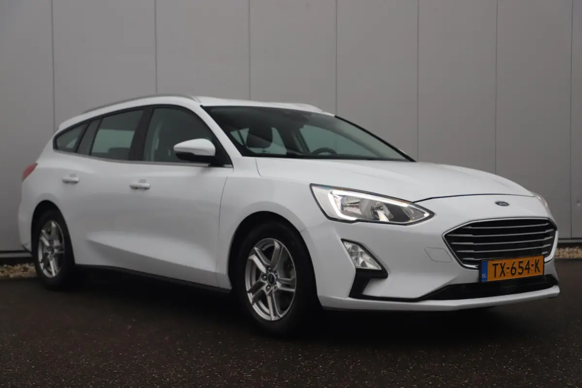 1.0 EcoBoost Trend Edition Business Navigatie Clima Cruise 16 inch LMV Parkeersensors Lane Assist Keyless