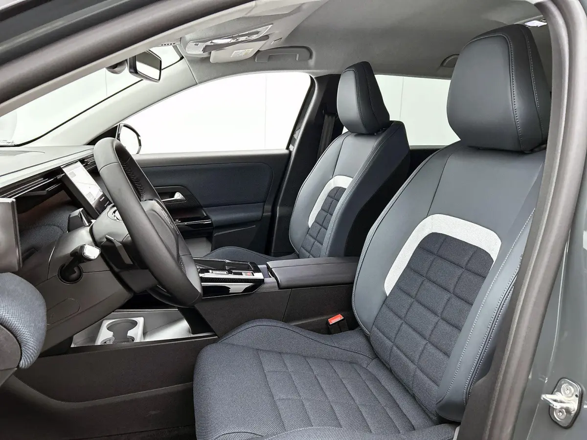 SUV Plus Comfort Range 73 kWh | DEMO | 519km WLTP Actieradius | Navigatie | Adaptive cruise control | 360 graden camera | Elektrische achterklep | Draadloze telefoonlader | 19" lichtmetalen 