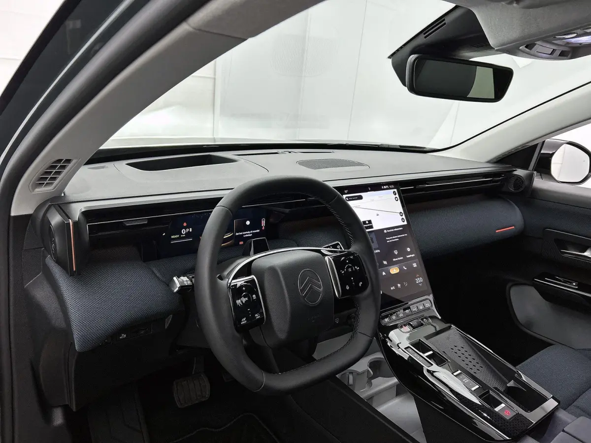 SUV Plus Comfort Range 73 kWh | DEMO | 519km WLTP Actieradius | Navigatie | Adaptive cruise control | 360 graden camera | Elektrische achterklep | Draadloze telefoonlader | 19" lichtmetalen 