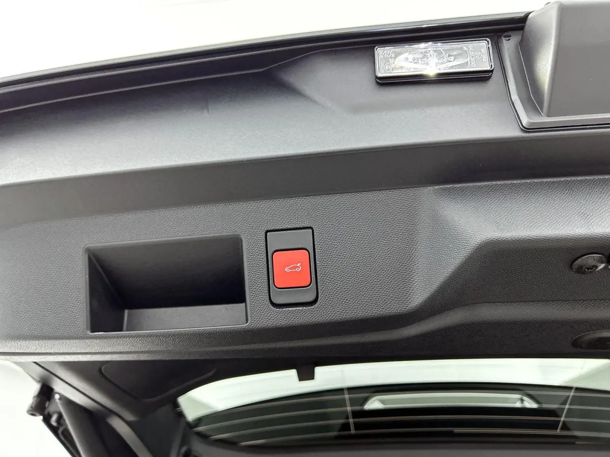 SUV Plus Comfort Range 73 kWh | DEMO | 519km WLTP Actieradius | Navigatie | Adaptive cruise control | 360 graden camera | Elektrische achterklep | Draadloze telefoonlader | 19" lichtmetalen 