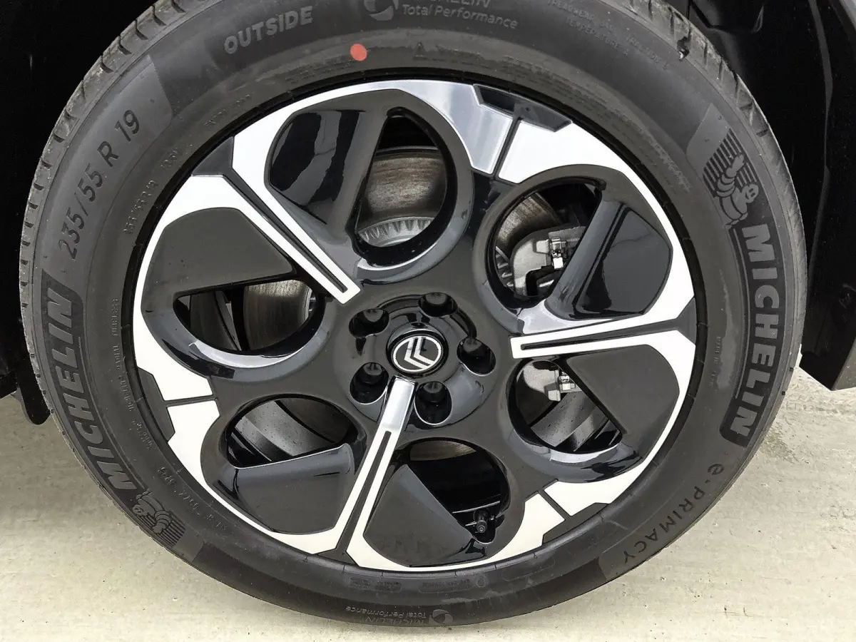 SUV Plus Comfort Range 73 kWh | DEMO | 519km WLTP Actieradius | Navigatie | Adaptive cruise control | 360 graden camera | Elektrische achterklep | Draadloze telefoonlader | 19" lichtmetalen 