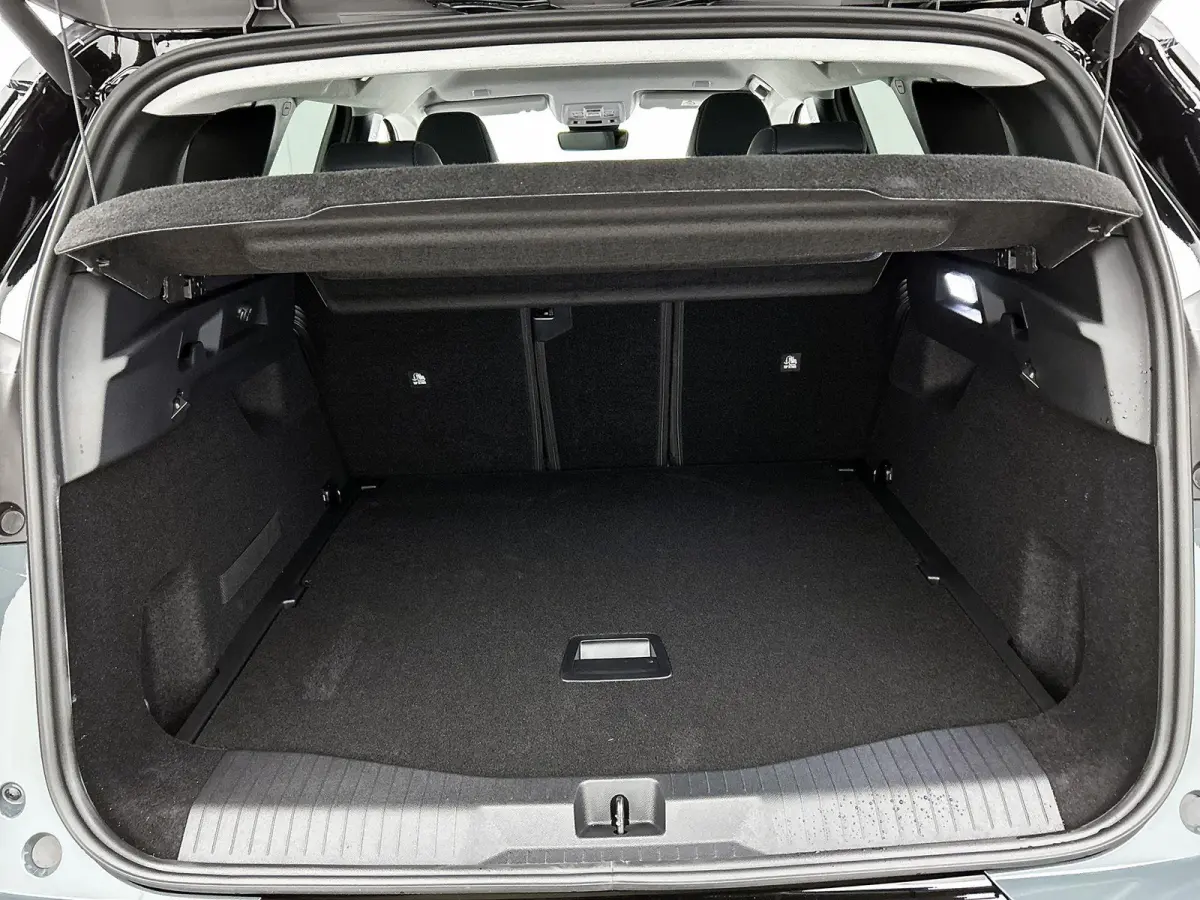 SUV Plus Comfort Range 73 kWh | DEMO | 519km WLTP Actieradius | Navigatie | Adaptive cruise control | 360 graden camera | Elektrische achterklep | Draadloze telefoonlader | 19" lichtmetalen 