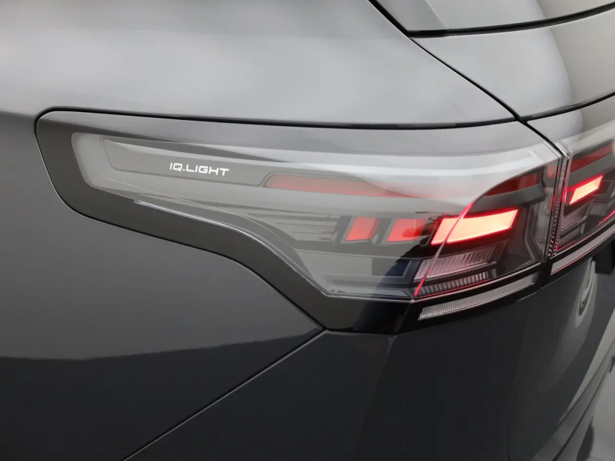 1.5 eTSI R-Line Edition | Head Up | Side Assist | Black Style | Prijs Rijklaar!!