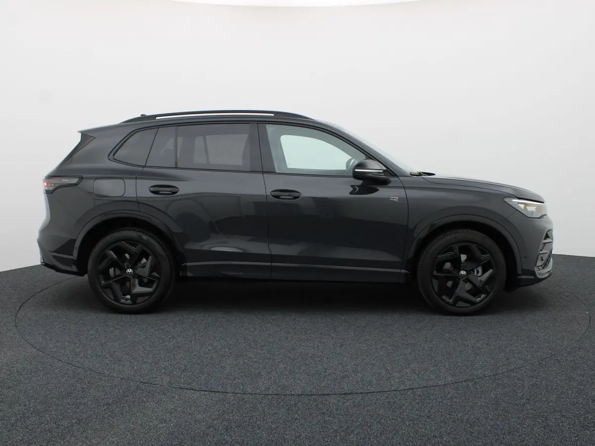 1.5 eTSI R-Line Edition | Head Up | Side Assist | Black Style | Prijs Rijklaar!!