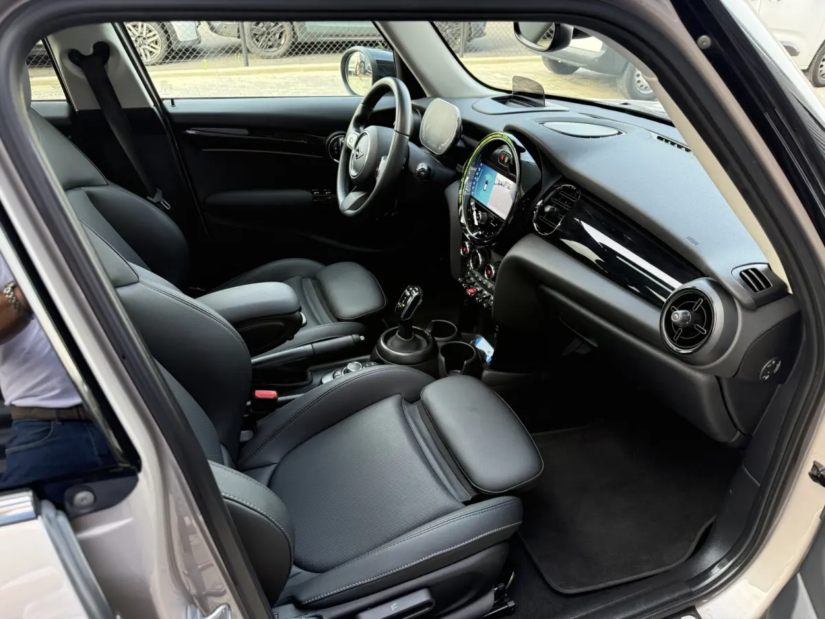 1.5 Cooper Pano/Leder/Apple/Camera
