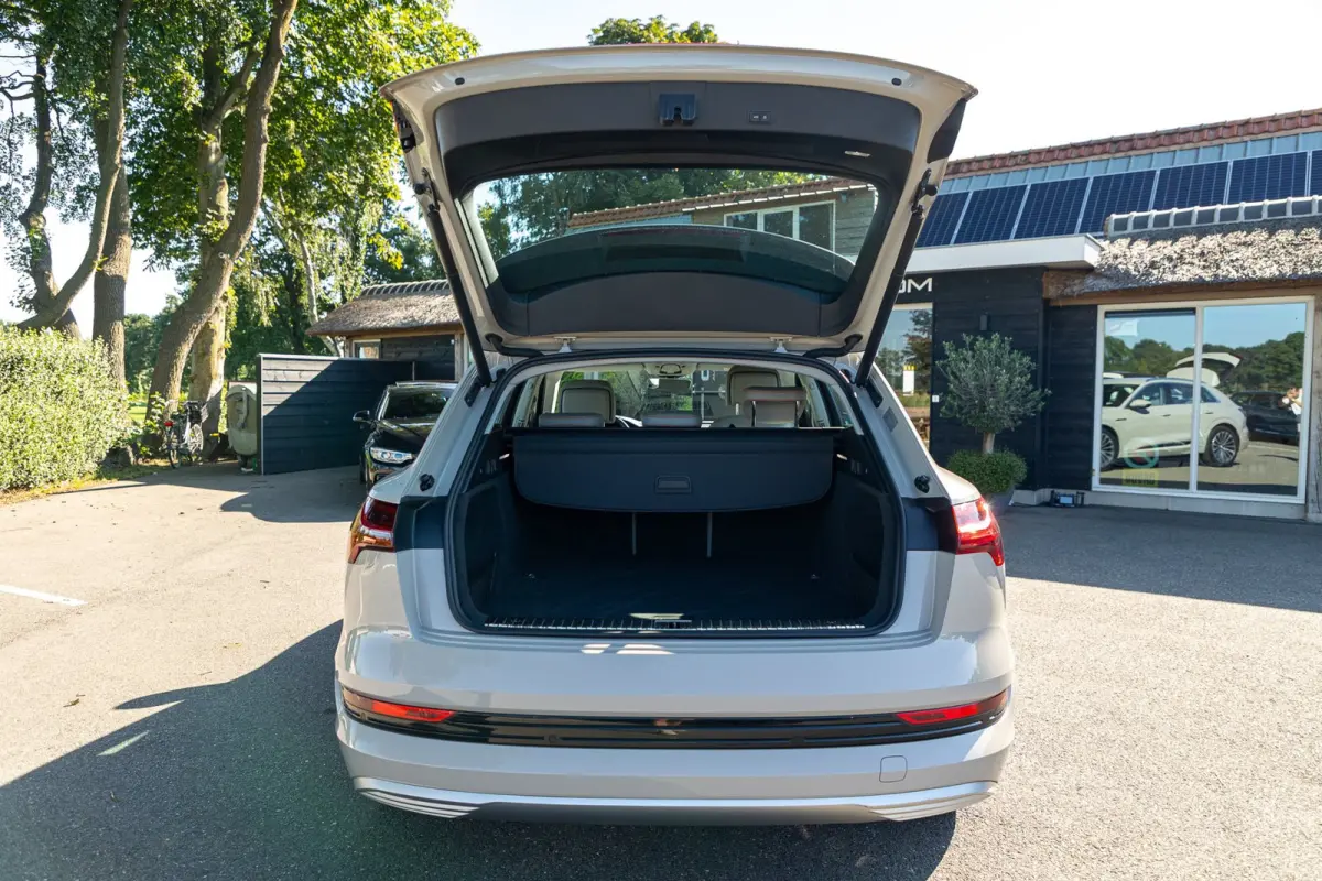 E-tron 55 quattro advanced Pro Line Plus 95 kWh Soh 95% I Siambiege I Luchtvering I Stoelkoeling & verwarming I B&O