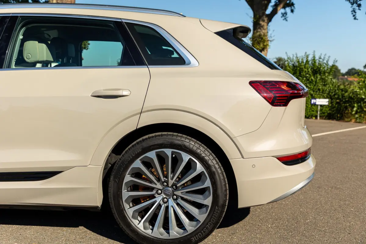 E-tron 55 quattro advanced Pro Line Plus 95 kWh Soh 95% I Siambiege I Luchtvering I Stoelkoeling & verwarming I B&O