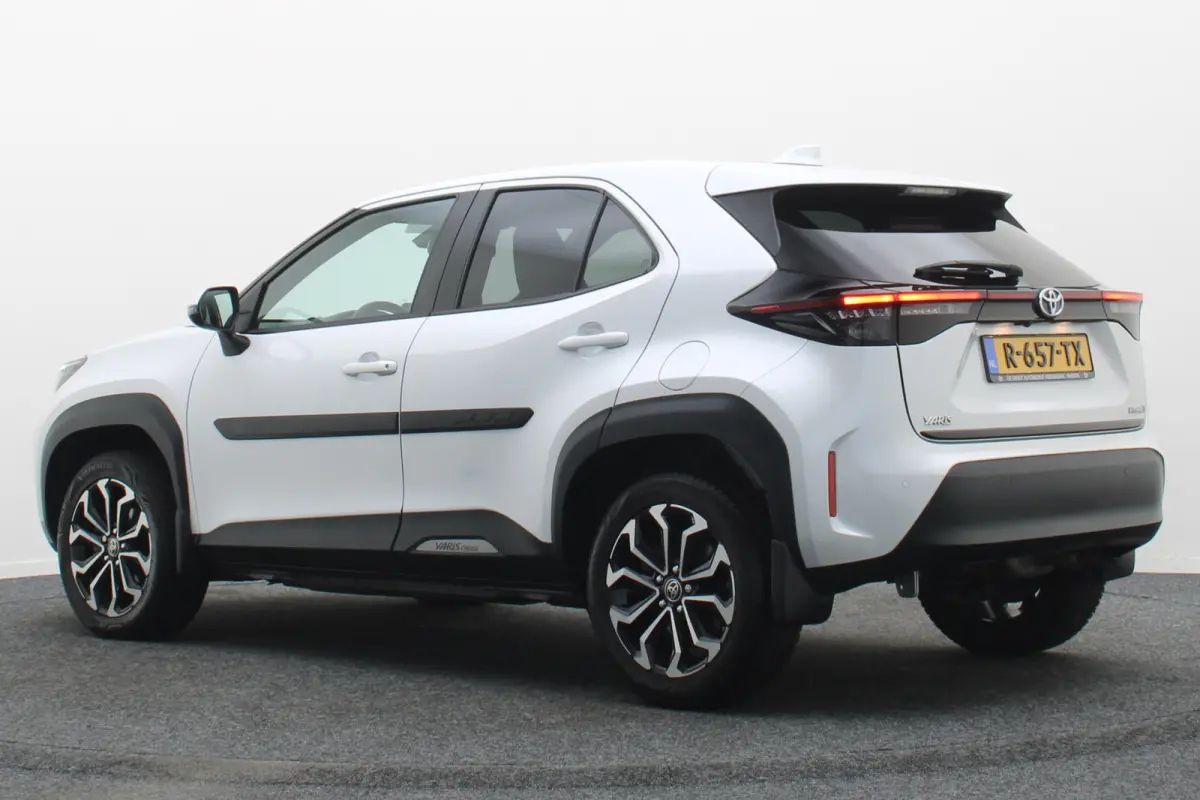 1.5 Hybrid Adventure Winterpakket, Climate, ACC, Camera, Apple Carplay, LED, PDC, 17''