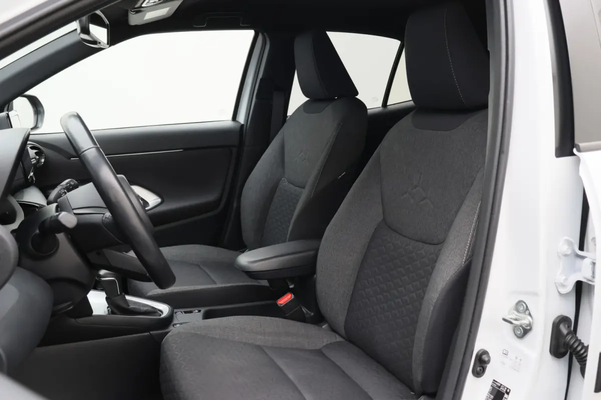 1.5 Hybrid Adventure Winterpakket, Climate, ACC, Camera, Apple Carplay, LED, PDC, 17''