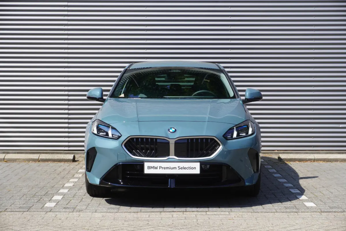 120 | M Sport Design | Extra getint glas | Harman Kardon HiFi Sound system | Stuurwielrand verwarmd | 18 inch LM M Y-spaak