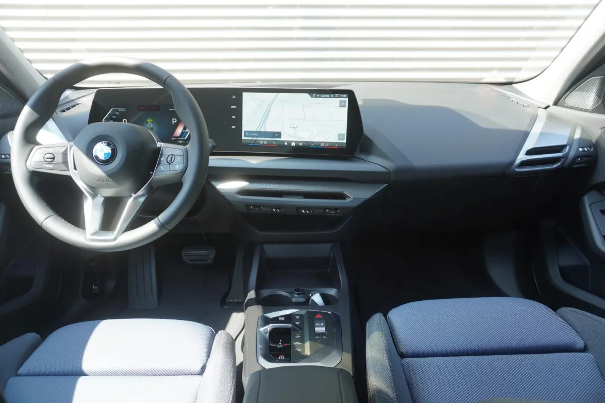 120 | M Sport Design | Extra getint glas | Harman Kardon HiFi Sound system | Stuurwielrand verwarmd | 18 inch LM M Y-spaak