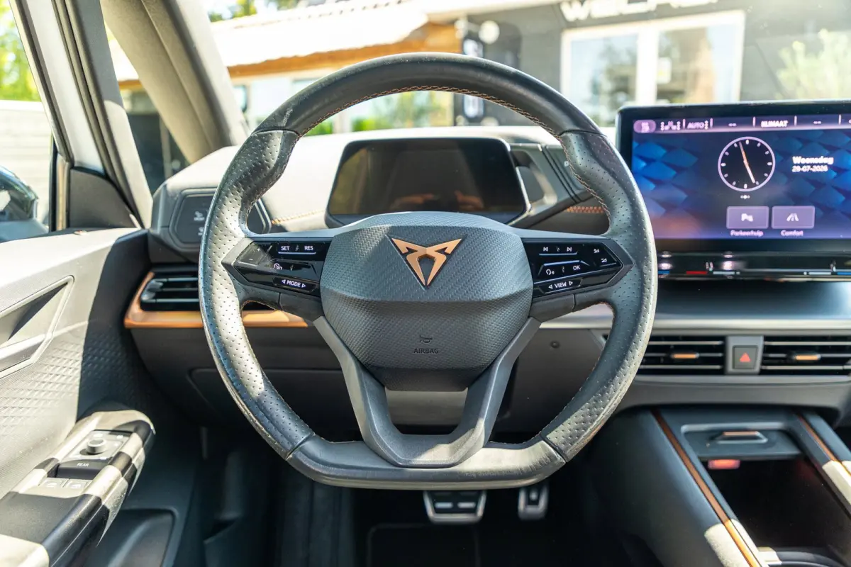 Copper Edition One 62 kWh Soh 89% I Panoramadak I Adaptive Cruise I 360 Camera I CarPlay I Android I NL Auto I NAP
