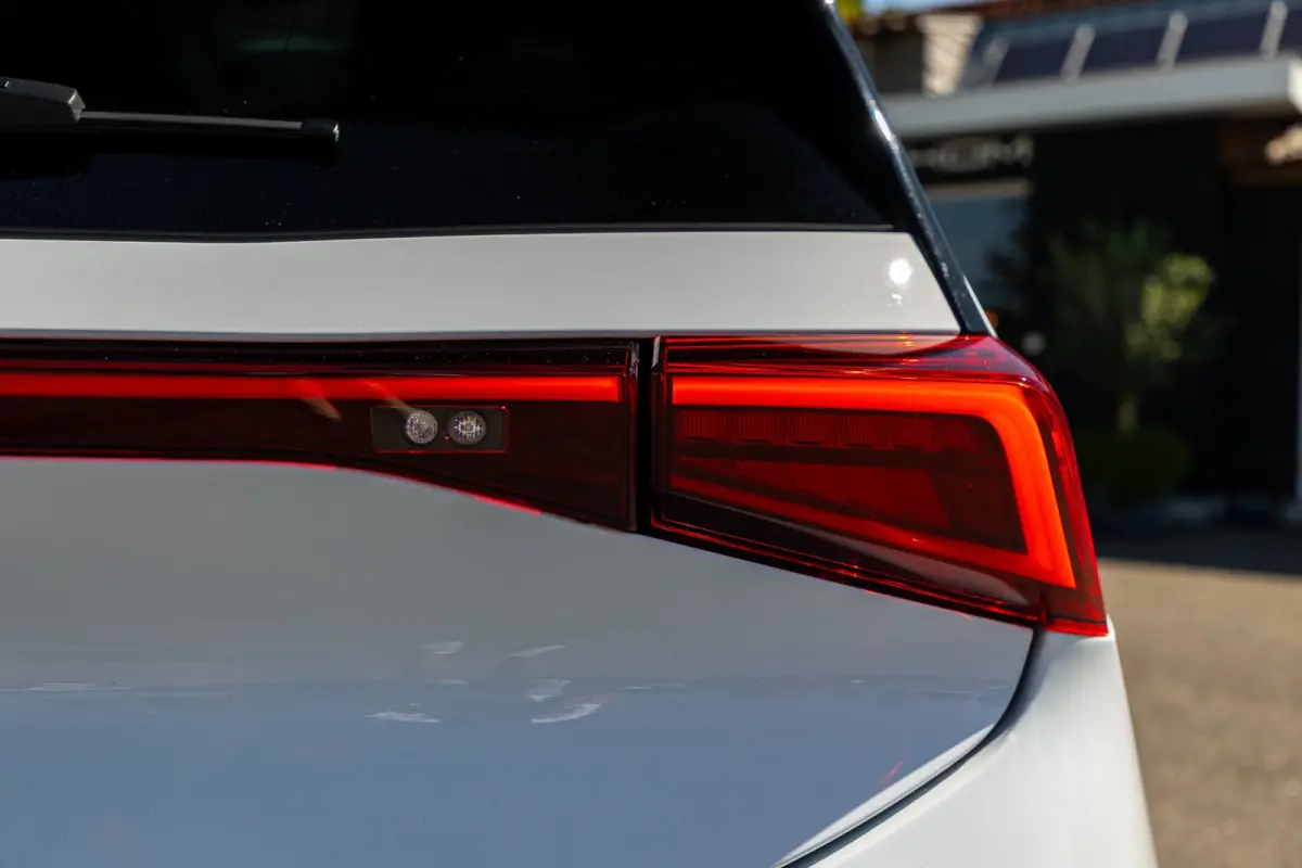 Copper Edition One 62 kWh Soh 89% I Panoramadak I Adaptive Cruise I 360 Camera I CarPlay I Android I NL Auto I NAP