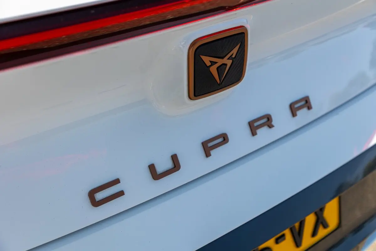 Copper Edition One 62 kWh Soh 89% I Panoramadak I Adaptive Cruise I 360 Camera I CarPlay I Android I NL Auto I NAP
